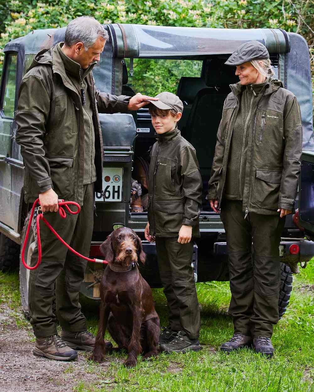 Beluga coloured Deerhunter Chasse Fleece Jacket on jeep background #colour_beluga