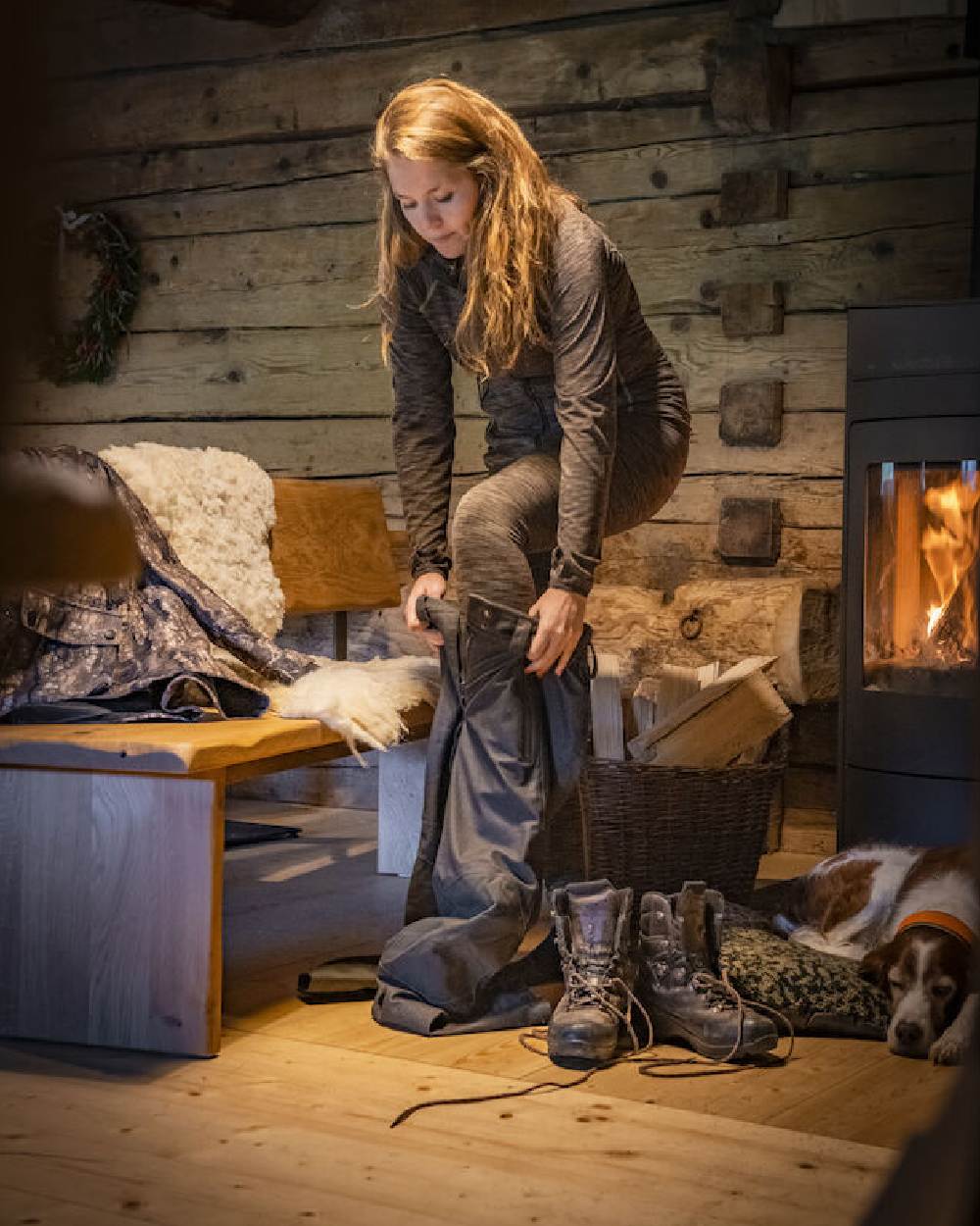 Brown Melange coloured Deerhunter Lady Insulated Fleece on wood wall background #colour_brown-melange