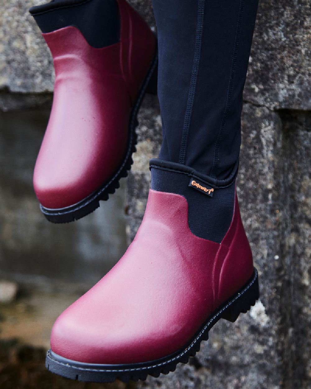 Burgundy Coloured Gateway1 Ascot Lady 6 3mm Boots on outdoor background #colour_burgundy