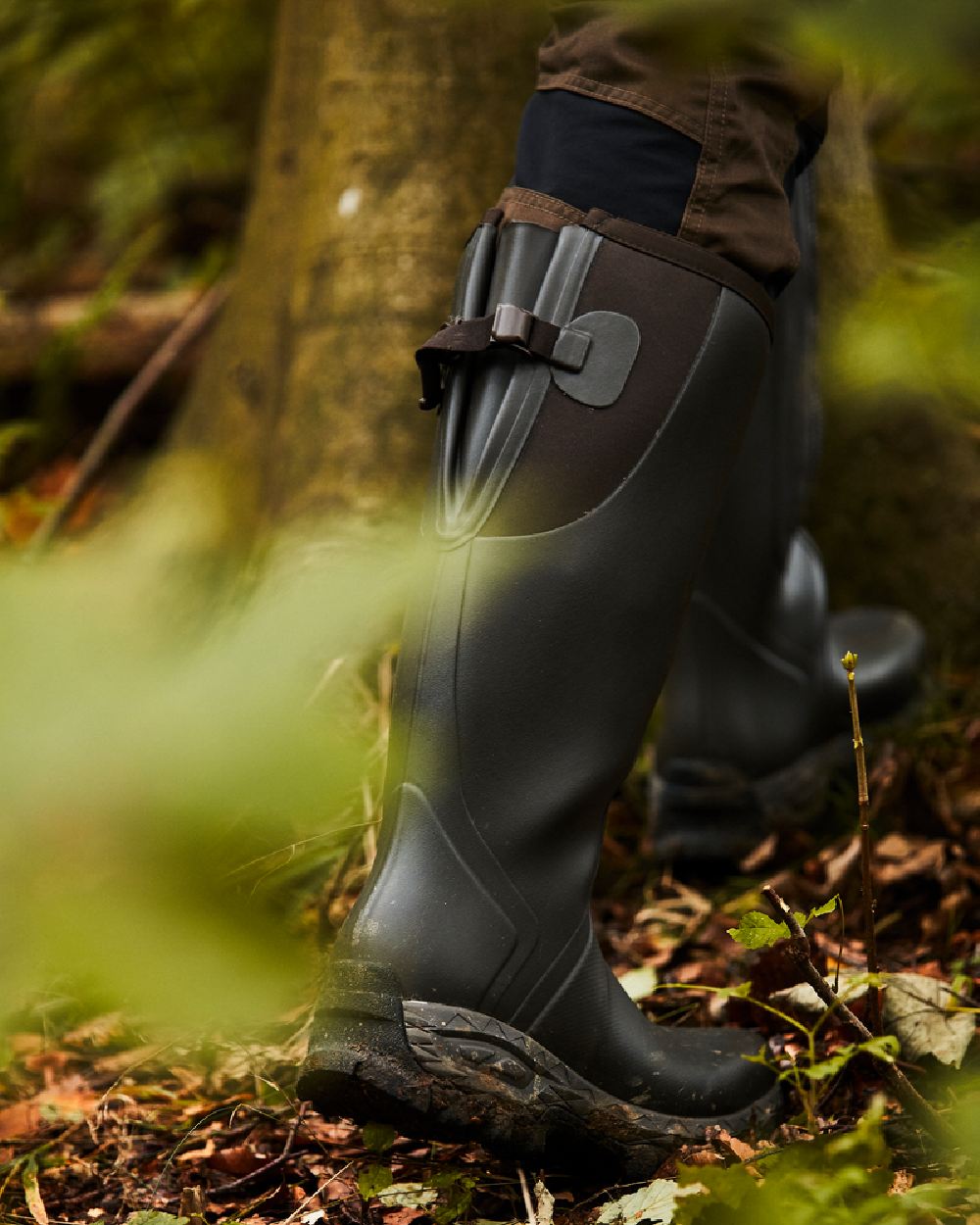 Dark Brown Coloured Gateway1 Moor Country 18" 3mm Side-Zip Wellingtons on outdoor background #colour_dark-brown