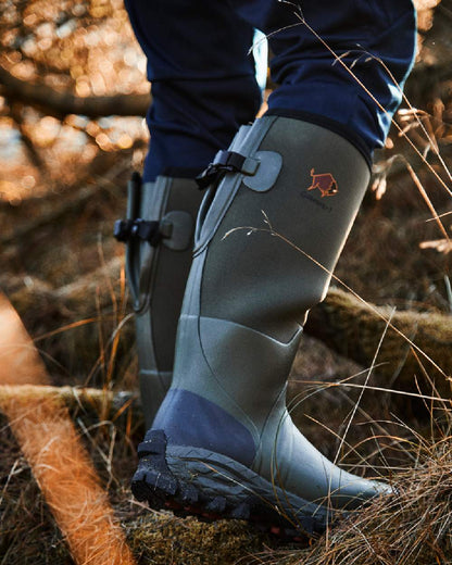 Forest coloured Gateway1 Woodwalker Lady 17" 4mm Wellingtons on outdoor background #colour_forest