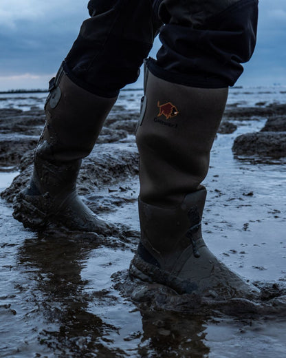 Khaki Coloured Gateway1 Woodwalker Wide 18" 4mm Wellingtons on outdoor background #colour_khaki