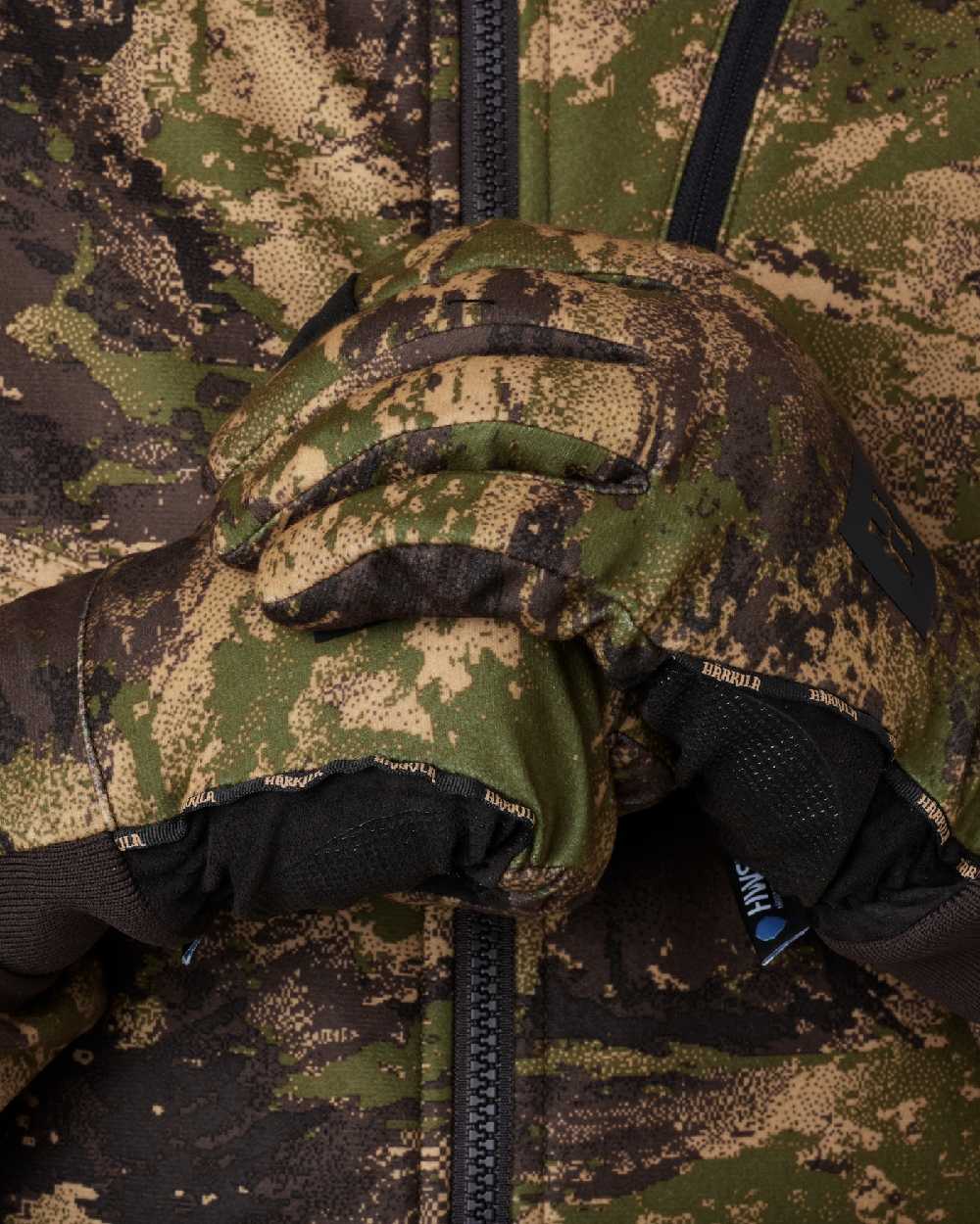 AXIS Forest Harkila Deer Stalker Camo HWS Gloves on white background #colour_axis-forest