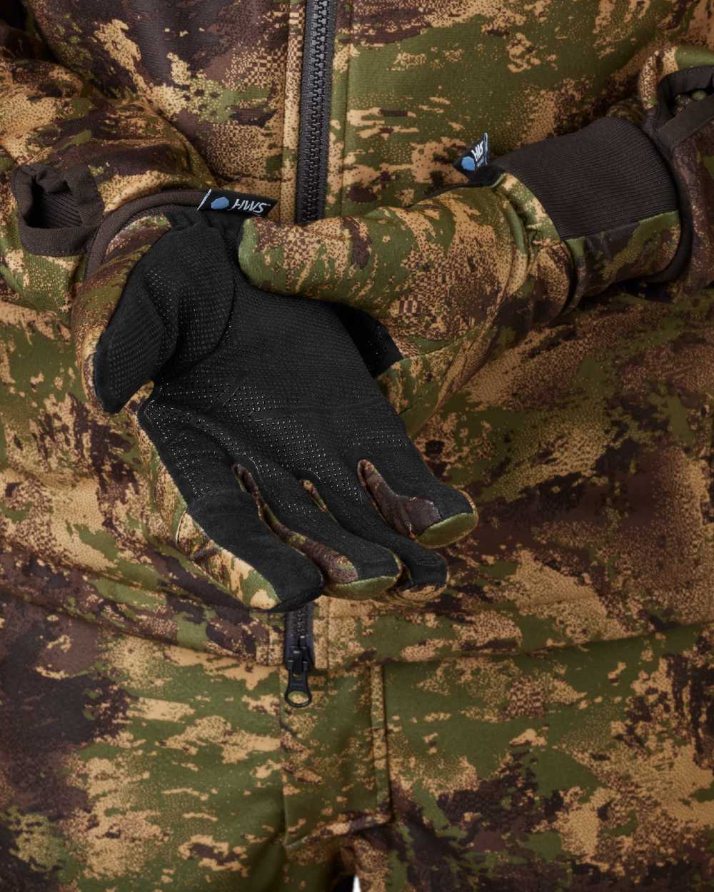 AXIS Forest Harkila Deer Stalker Camo HWS Gloves on white background #colour_axis-forest