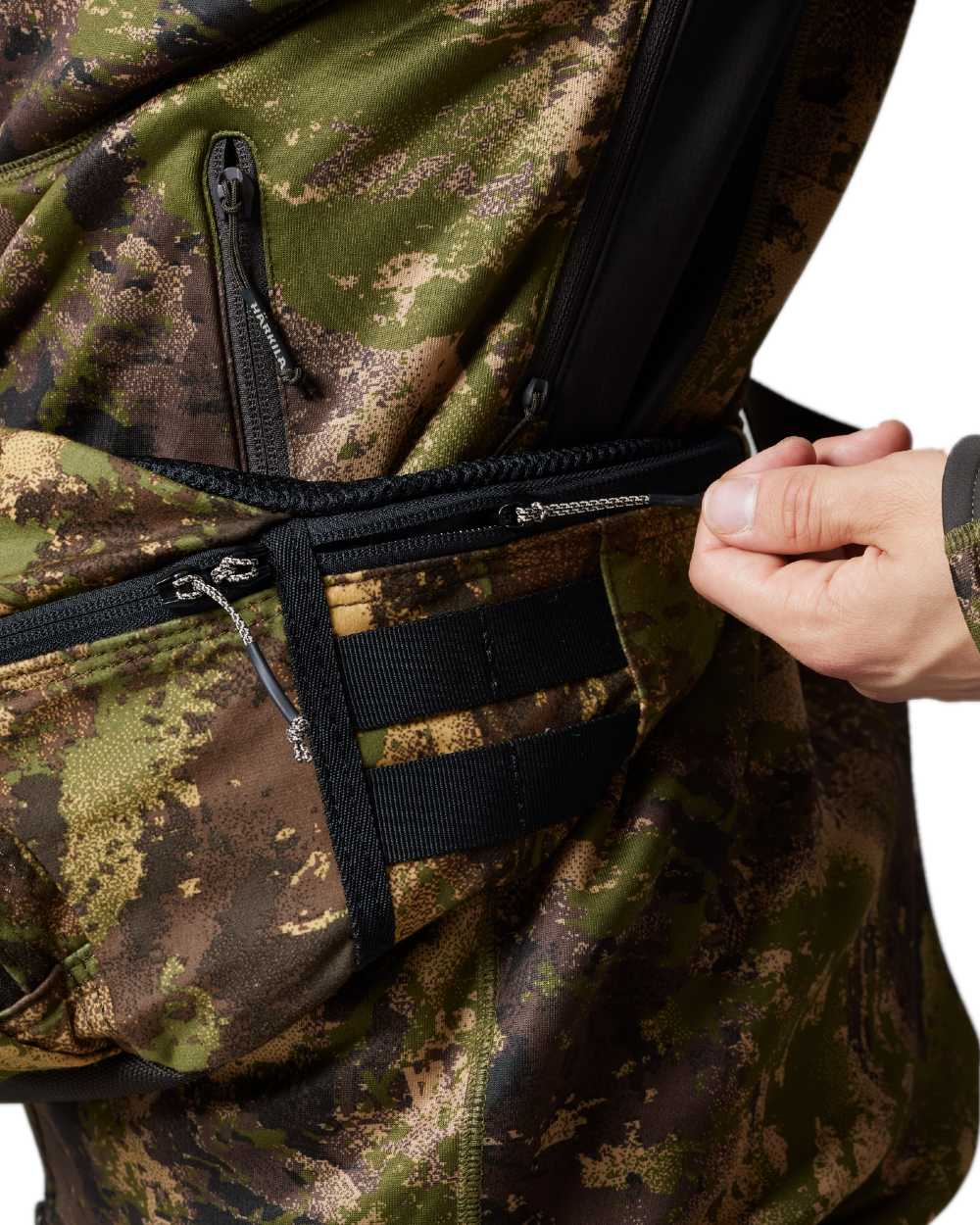 AXIS Forest Coloured Harkila Deer Stalker Waist Pack on white background #colour_axis-forest