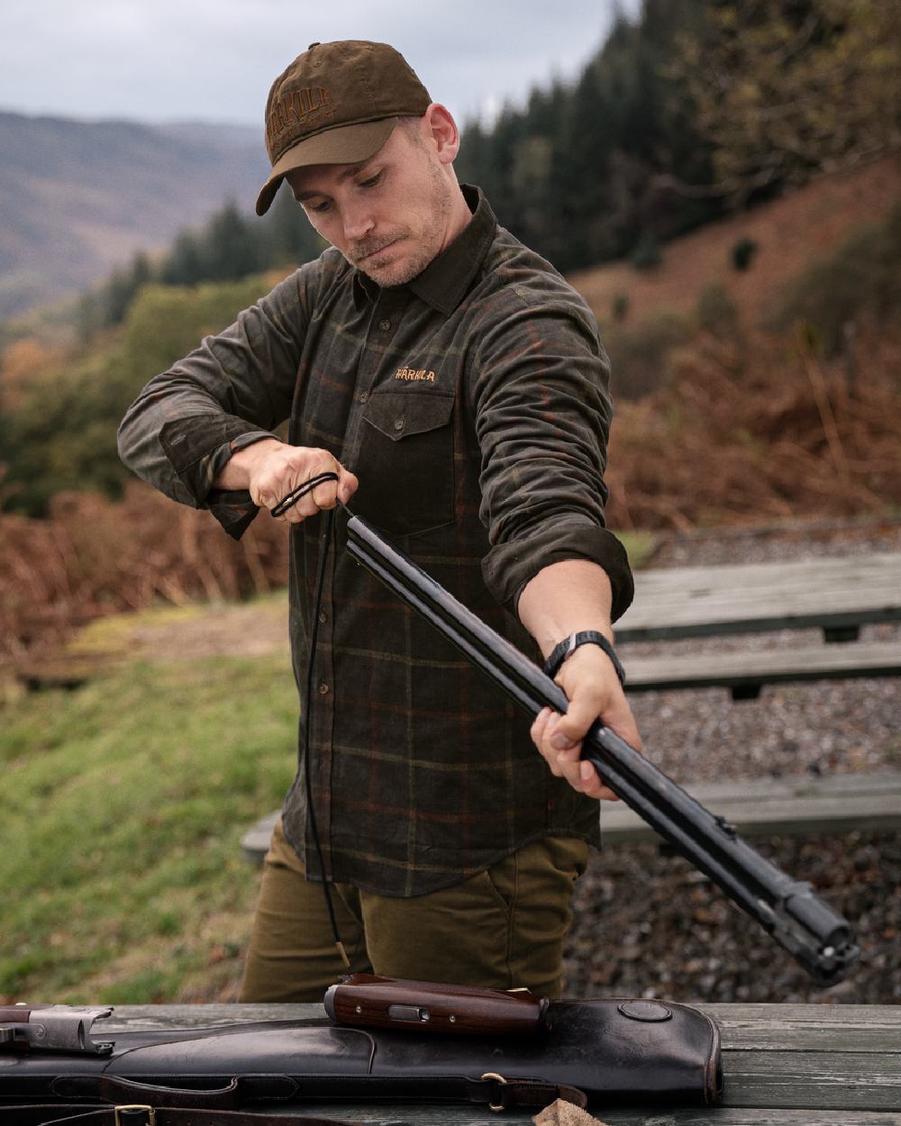 Phantom Coloured Harkila Kaldfjord Corduroy Check Shirt on forest background #colour_phantom