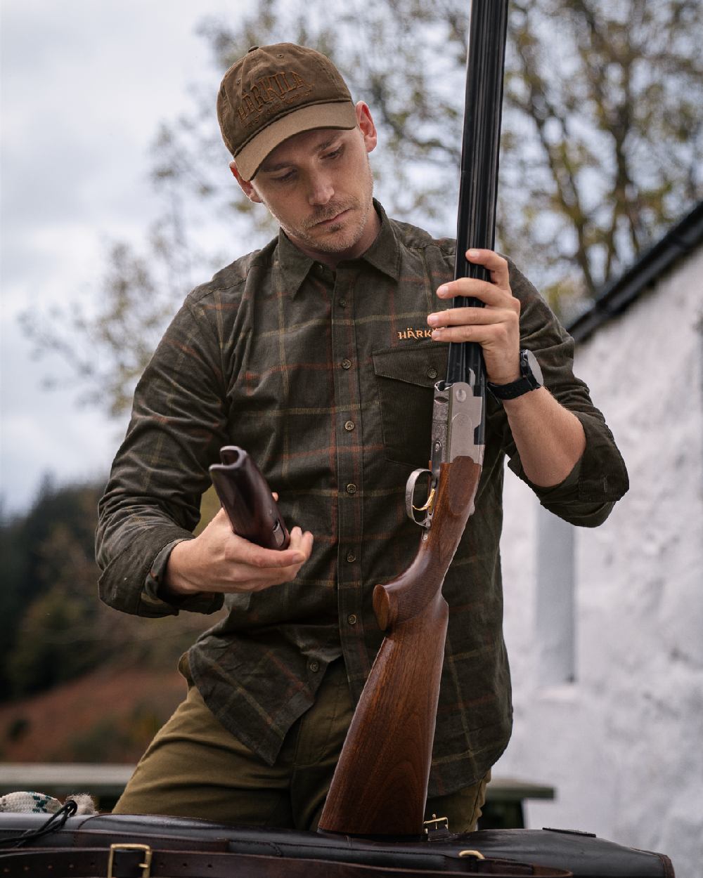 Phantom Coloured Harkila Kaldfjord Corduroy Check Shirt on forest background #colour_phantom