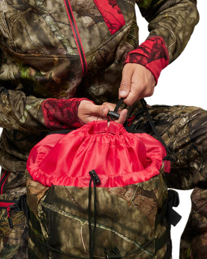 Mossy Oak Breakup Country Coloured Harkila Moose Hunter 2.0 Backpack on white background #colour_mossy-oak-breakup-country