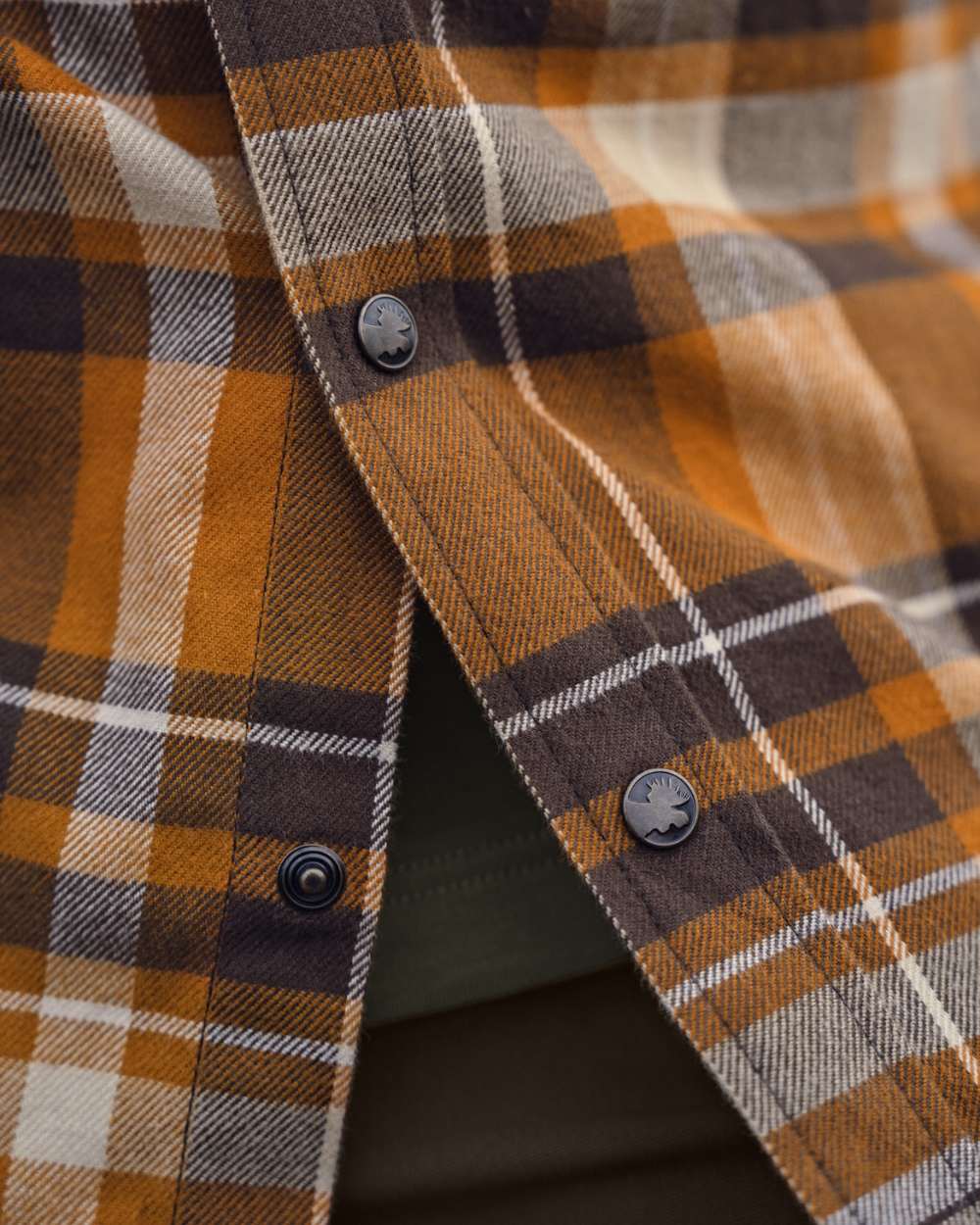 Cornstalk Check coloured Harkila Pajala Check Shirt on field background #colour_cornstalk-check