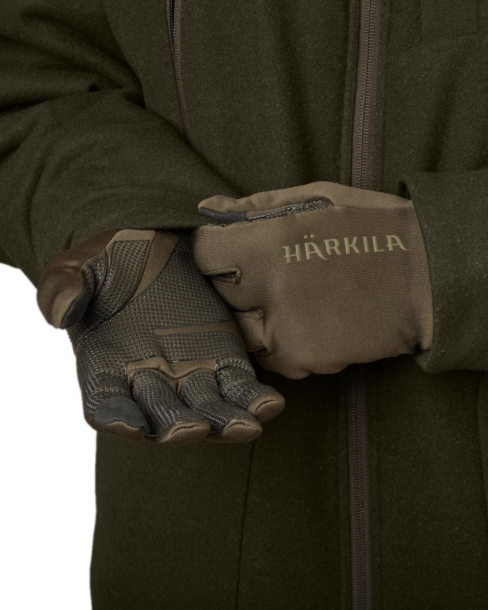Shadow Brown Coloured Harkila Power Stretch Gloves on white background #colour_shadow-brown
