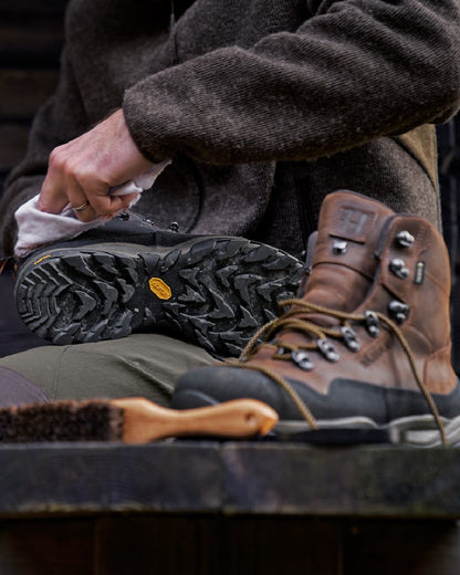 Chocolate Brown Coloured Harkila Pro Hunter Ledge 2.0 GTX Boots on outdoor background #colour_chocolate-brown