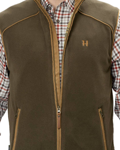 Willow Green Coloured Harkila Sandhem 200 Fleece Waistcoat on white background #colour_willow-green