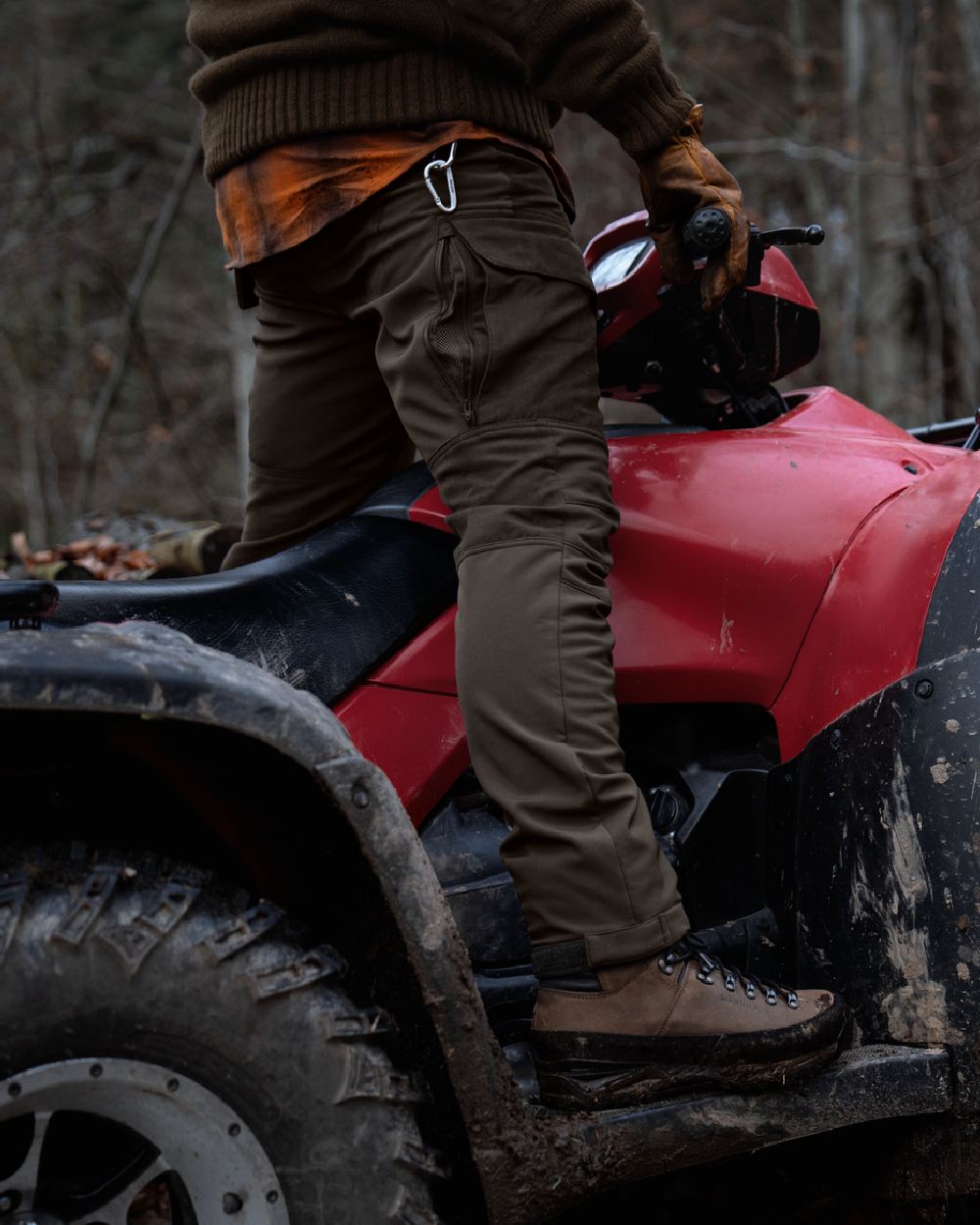 Shadow Brown Deep Brown coloured Harkila Scandinavian Trousers on woodland background #colour_shadow-brown-dark-brown