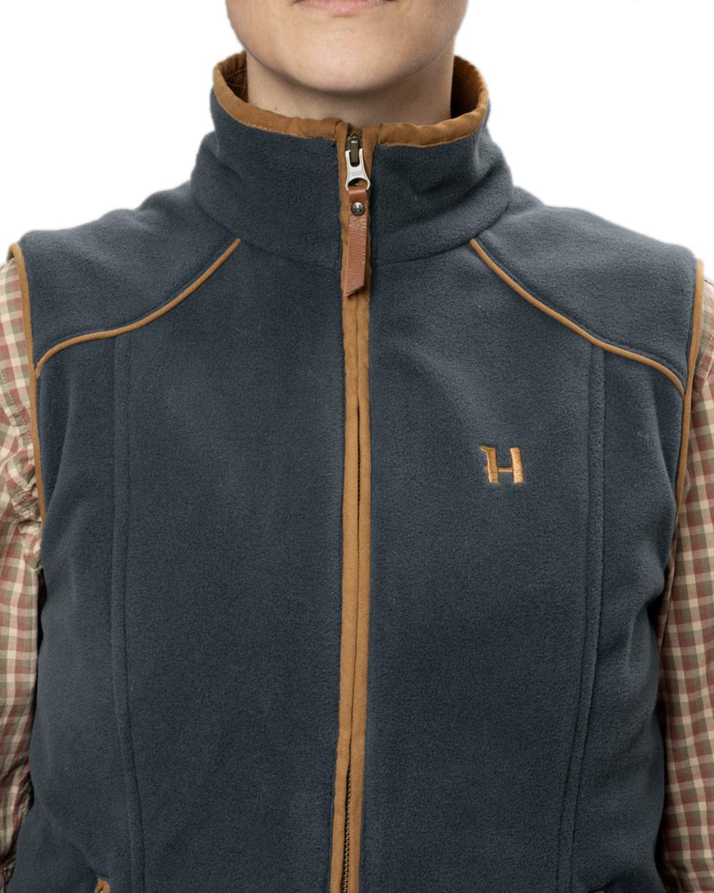 Dark Navy Coloured Harkila Womens Sandhem 200 Fleece Waistcoat on white background #colour_dark-navy