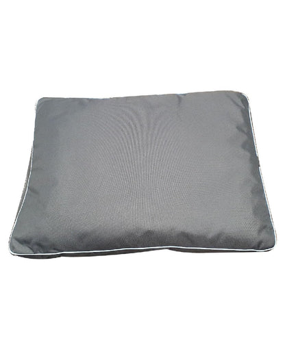 Grey coloured Henry Wag Brecon Adventure Bed on white background #colour_grey