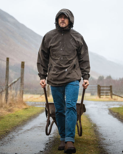 Stonewash Coloured Hoggs of Fife Clyde Comfort Denim Jeans on countryside background #colour_stonewash