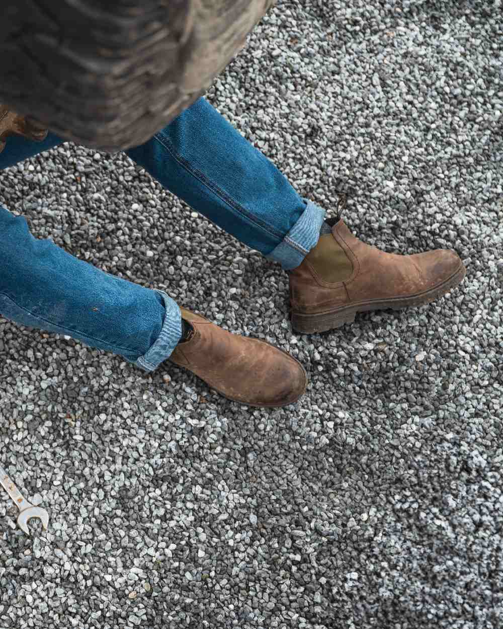 Tan Coloured Hoggs of Fife Dalmeny Dealer Boots on ground background #colour_tan