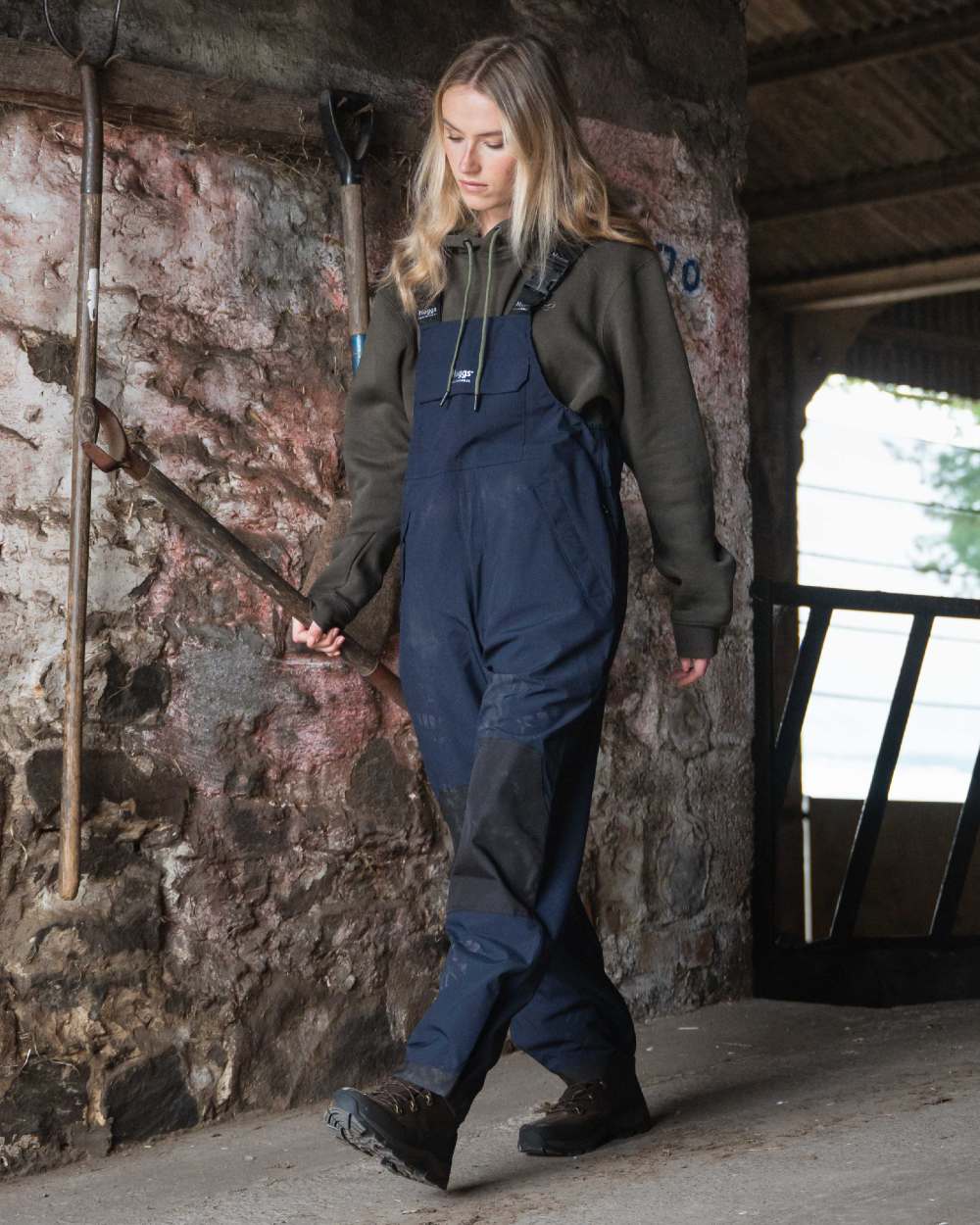 Navy Coloured Hoggs of Fife Green King II Waterproof Bib & Brace on farm background #colour_navy