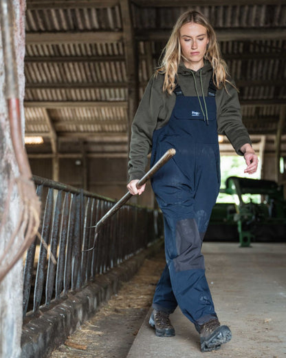 Navy Coloured Hoggs of Fife Green King II Waterproof Bib & Brace on farm background #colour_navy