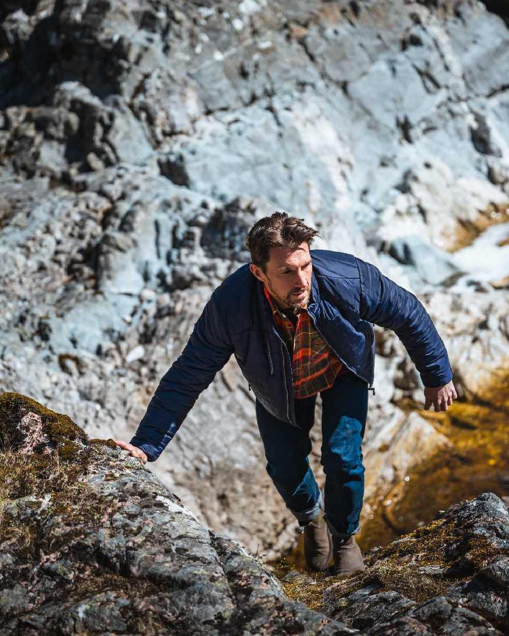 Navy Merlot Coloured Hoggs of Fife Kingston Lightweight Quilted Jacket on mountain background #colour_navy-merlot