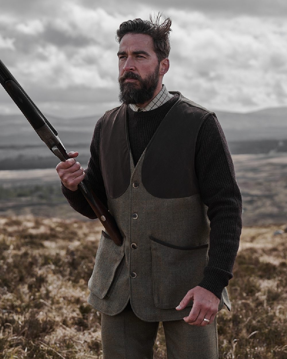 Autumn Bracken Coloured Hoggs of Fife Kinloch Technical Tweed Field Waistcoat on sky background #colour_autumn-bracken