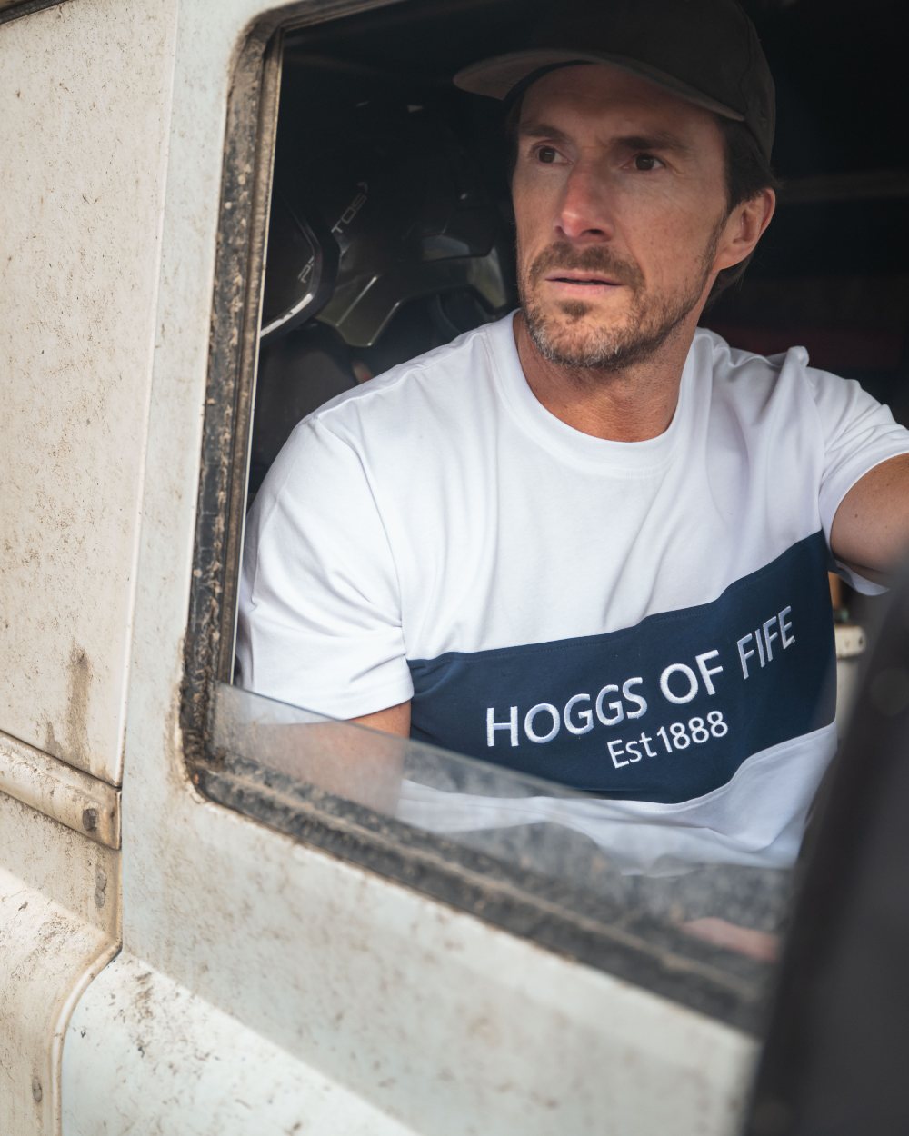 White Navy White Coloured Hoggs of Fife Mens Dalbeattie Colour Block T-Shirt on car background #colour_white-navy-white