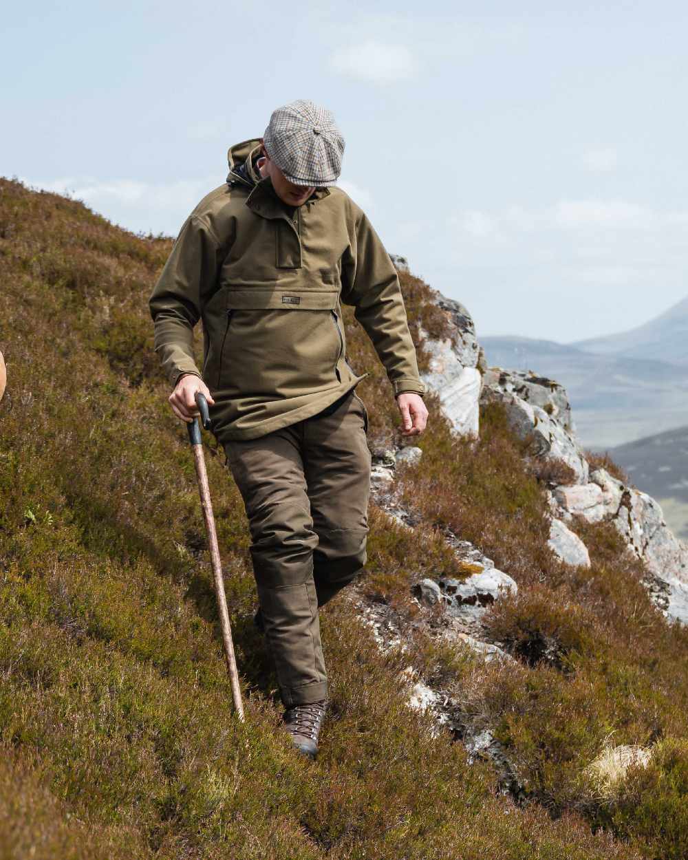 Olive Coloured Hoggs of Fife Mens Torness Trilaminate Waterproof Smock on sky background #colour_olive