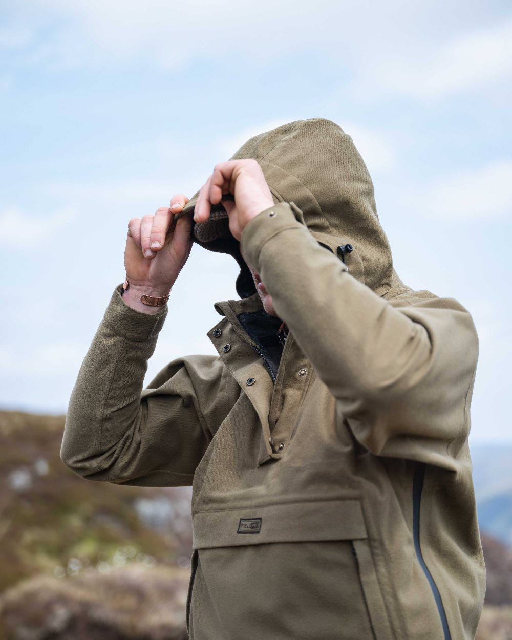Olive Coloured Hoggs of Fife Mens Torness Trilaminate Waterproof Smock on sky background #colour_olive