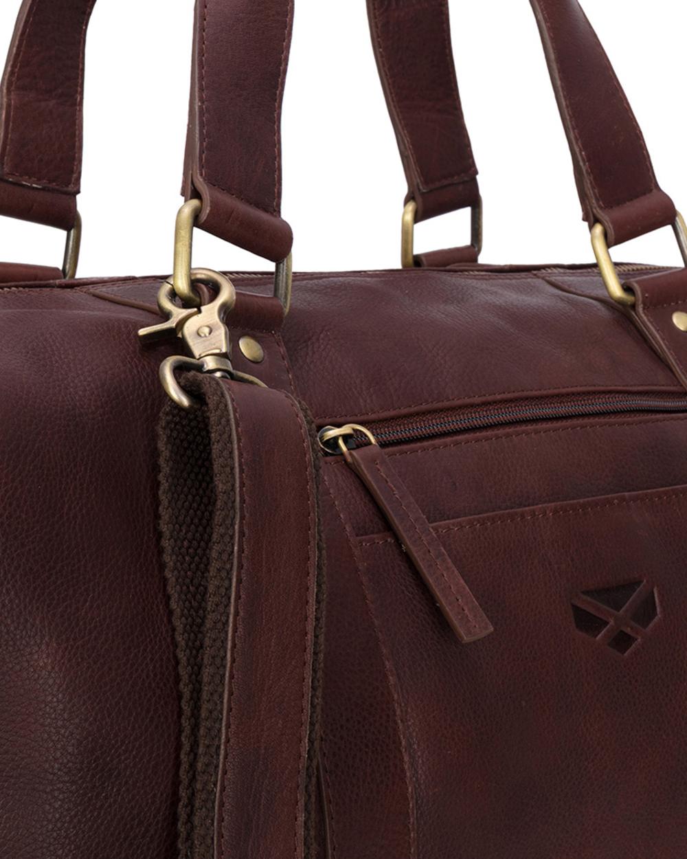 Conker Coloured Hoggs of Fife Monarch Leather Carryon Holdall on white background #colour_conker