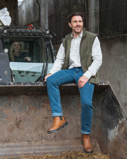 Lovat coloured Hoggs of Fife Stenton Technical Fleece Gilet on outdoor background #colour_lovat
