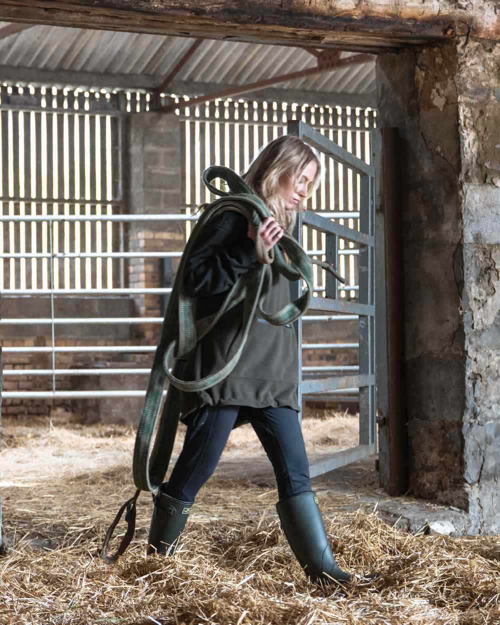 Black Coloured Hoggs of Fife Womens Skye Active Thermal Leggings on outdoor background #colour_black