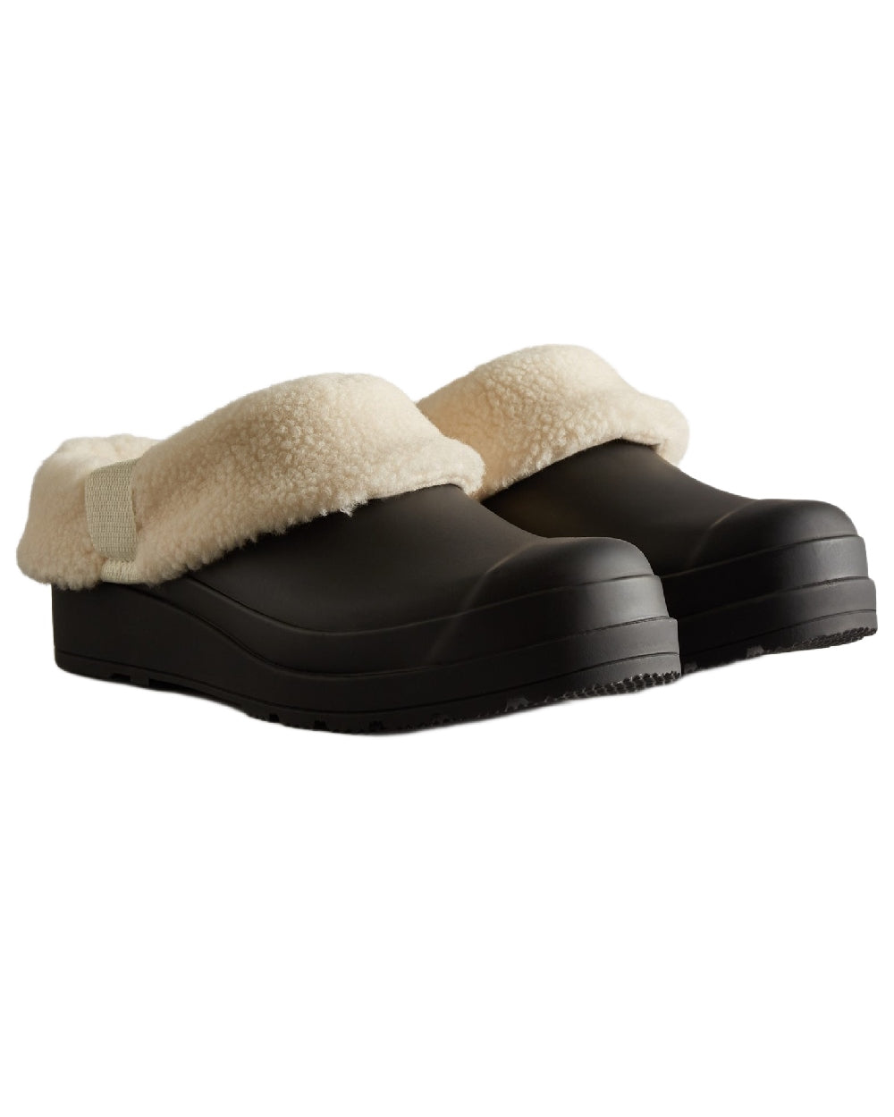 Black Coloured Hunter Womens Play Insulated Clogs on white background #colour_black