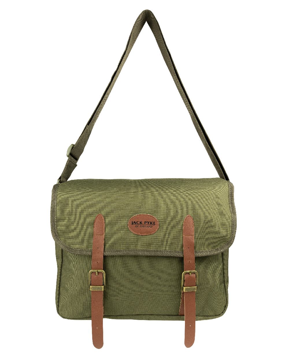 Green coloured Jack Pyke Dog Bag on white background #colour_green