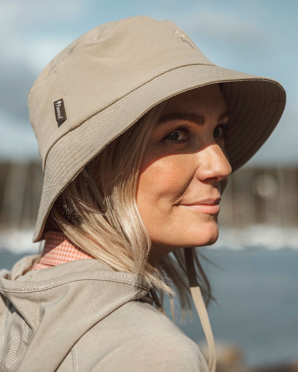 Light Khaki Coloured Pinewood Insectsafe Hat on outdoor background #colour_light-khaki