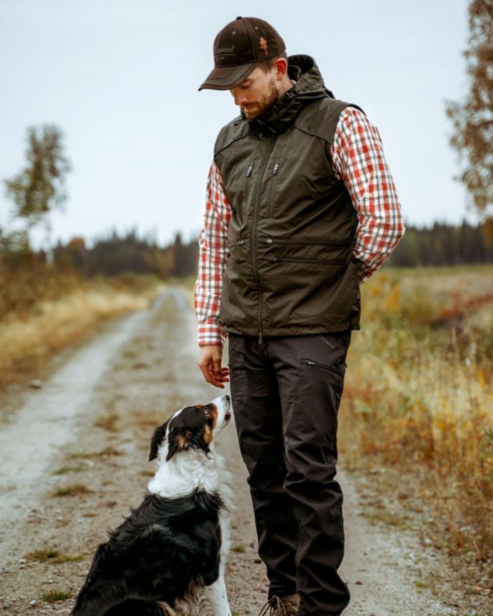 Black Coloured Pinewood Mens Abisko Brenton Trousers on outdoor background #colour_black