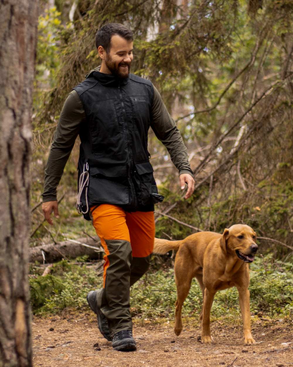 Black Coloured Pinewood Mens Dog Sports Trainer Vest on outdoor background #colour_black