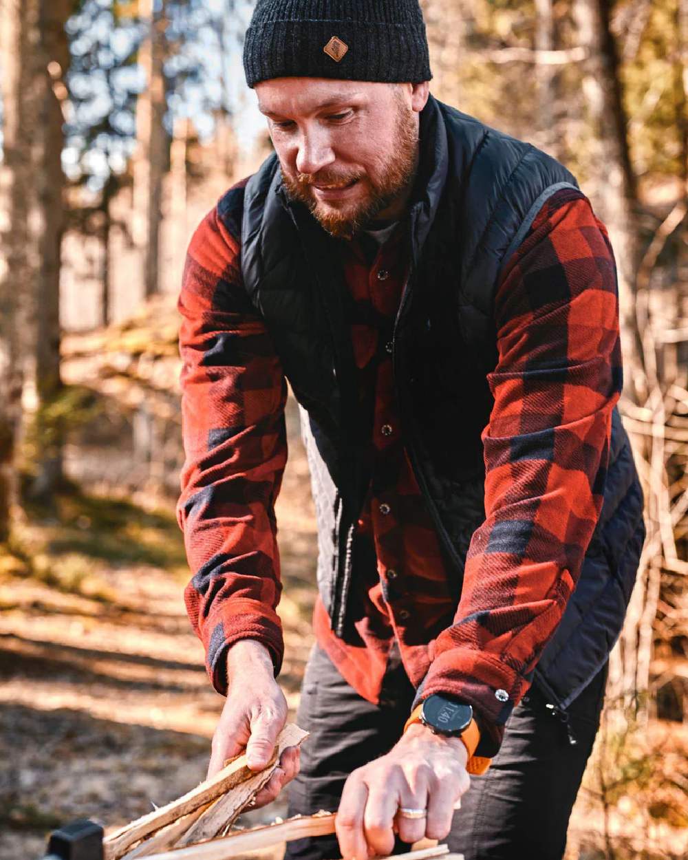 Red Black coloured Pinewood Mens Finnveden Canada Shirt on forest background #colour_red-black