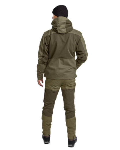 Dark Olive Hunting Olive Coloured Pinewood Mens Finnveden Hybrid Extreme Jacket on white background #colour_dark-olive-hunting-olive