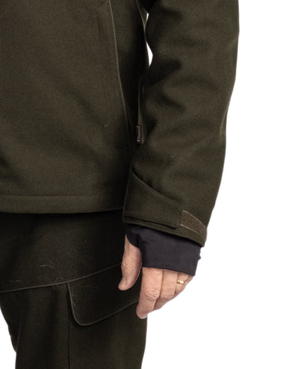 Moss Green coloured Pinewood Mens Furudal Hunters Wool Jacket on white background #colour_moss-green