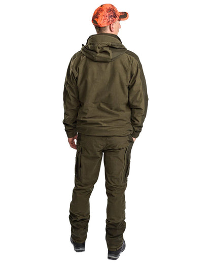 Moss green coloured Pinewood Mens Furudal Retriever Active Jacket on white background #colour_moss-green