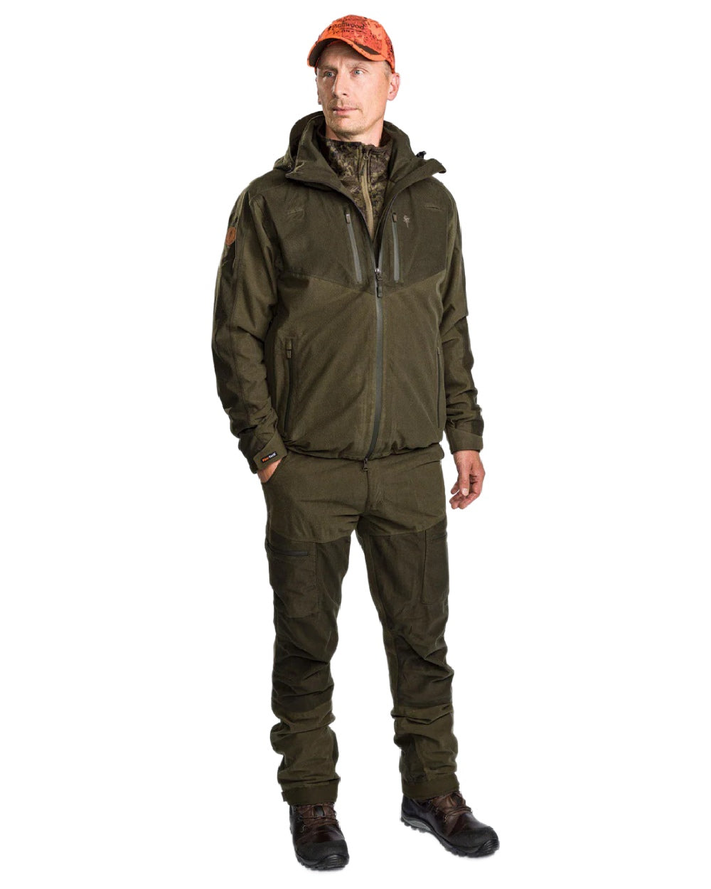 Moss green coloured Pinewood Mens Furudal Retriever Active Jacket on white background #colour_moss-green