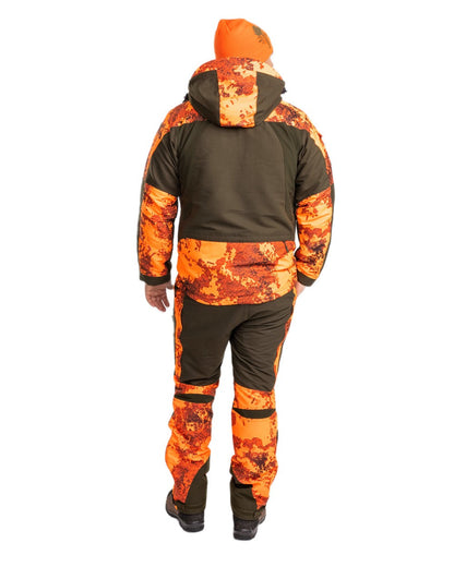 Mossgreen Strata Blaze Coloured Pinewood Mens Hunter Pro Xtreme 2.0 Camou Jacket on white background #colour_mossgreen-strata-blaze