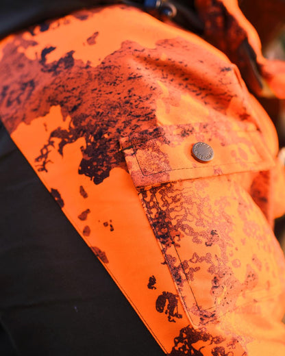 Mossgreen Strata Blaze Coloured Pinewood Mens Hunter Pro Xtreme 2.0 Camou Jacket on outdoor background #colour_mossgreen-strata-blaze