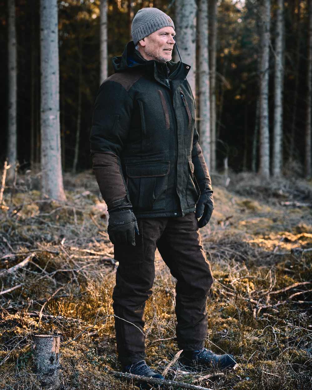 Mossgreen Suede Brown Coloured Pinewood Mens Nydala Insulation Wool Parka on outdoor background #colour_mossgreen-suede-brown