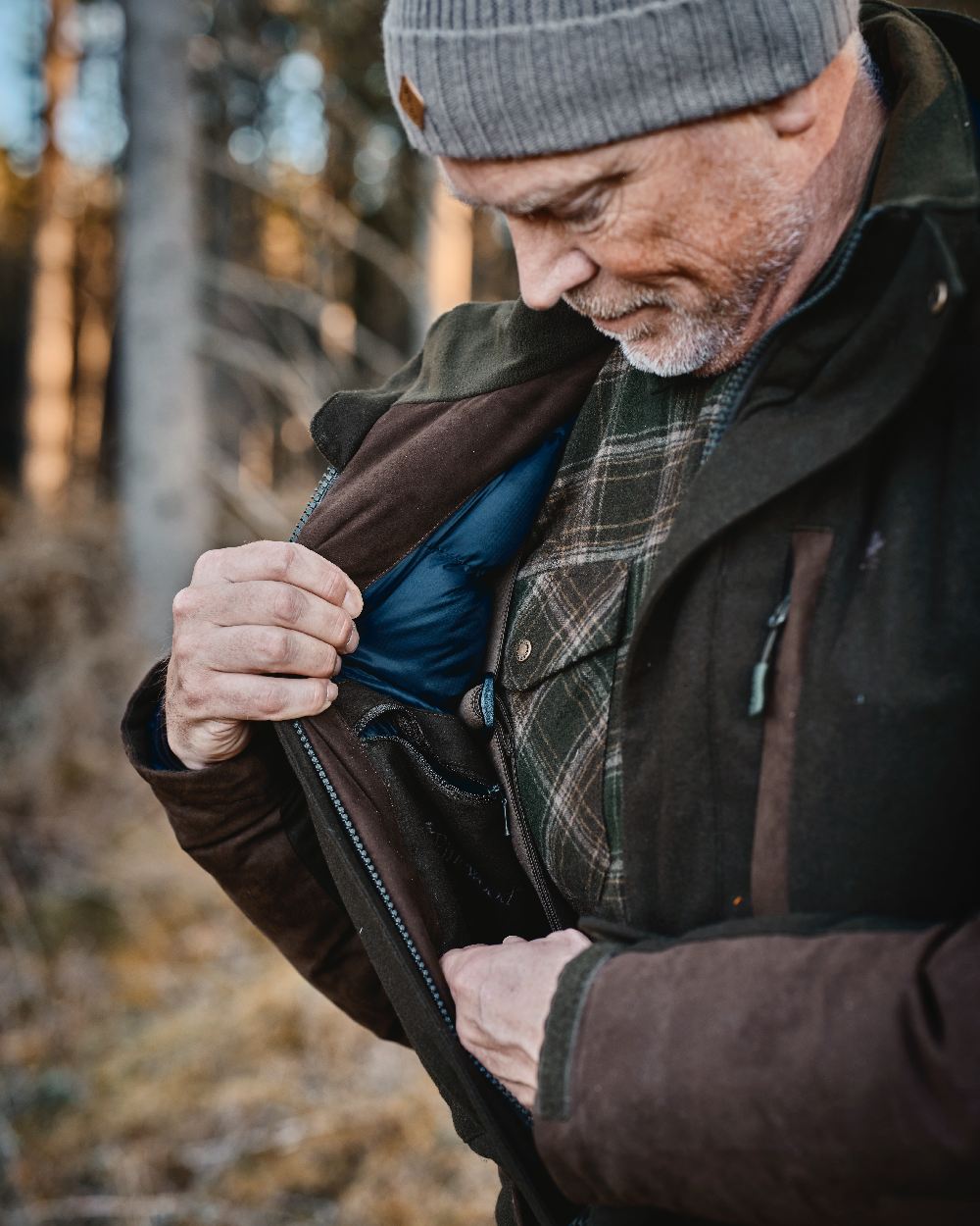 Mossgreen Suede Brown Coloured Pinewood Mens Nydala Insulation Wool Parka on outdoor background #colour_mossgreen-suede-brown