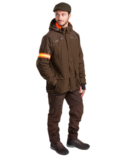 Hunting Green coloured Pinewood Mens Smaland Forest Trousers on white background #colour_hunting-green