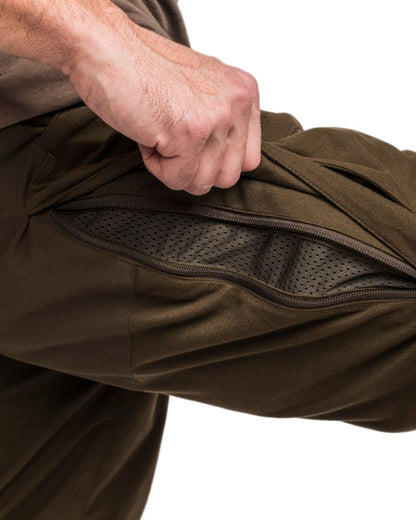 Hunting Green coloured Pinewood Mens Smaland Forest Trousers on white background #colour_hunting-green