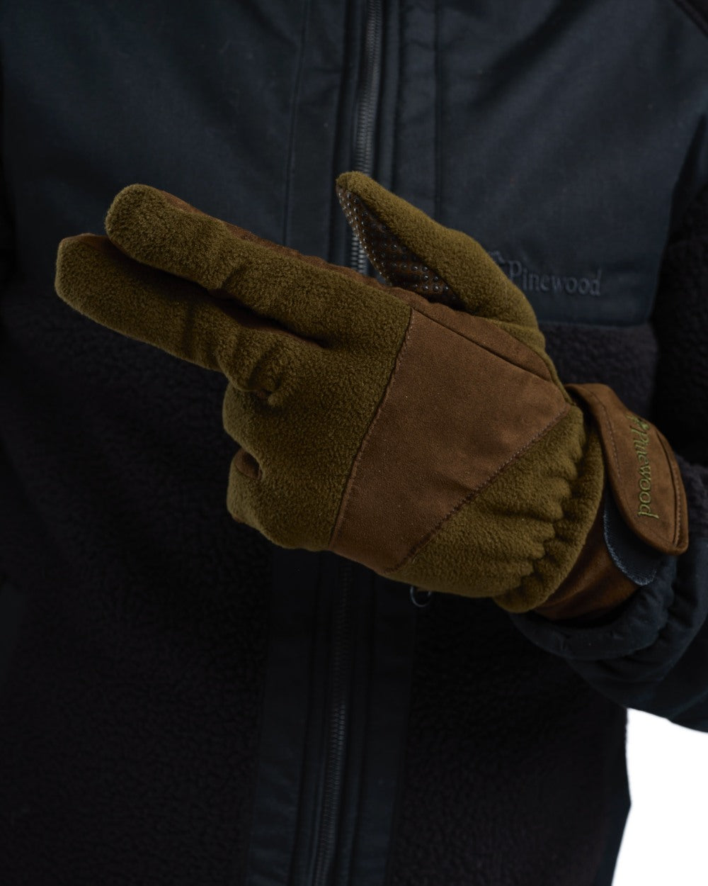 Hunting Brown Suede Brown Coloured Pinewood Smaland Hunters Extreme Fleece Gloves on white background #colour_hunting-brown-suede-brown