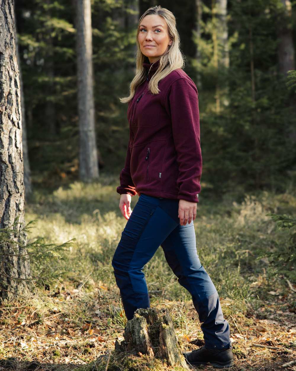 Earth Plum Coloured Pinewood Womens Finnveden Fleece Jacket on outdoor background #colour_earth-plum