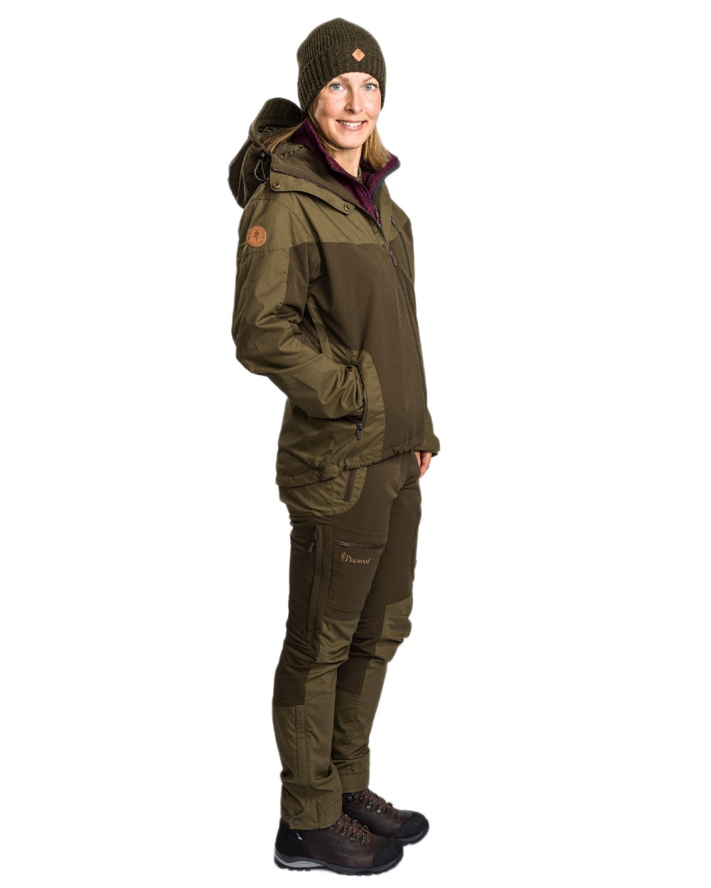 Dark Olive Hunting Olive Coloured Pinewood Womens Finnveden Hybrid Extreme Jacket on white background #colour_dark-olive-hunting-olive